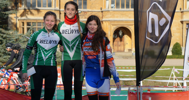 under-16-girls-podium-lauren-higham-and-naomi-holt2