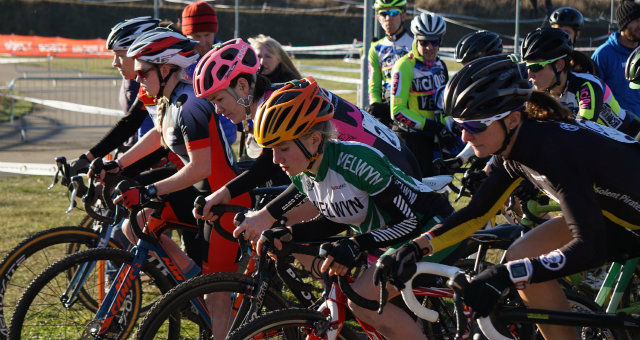 thumbnail_eastern-and-south-eastern-cx-champs-041216-ladies-start